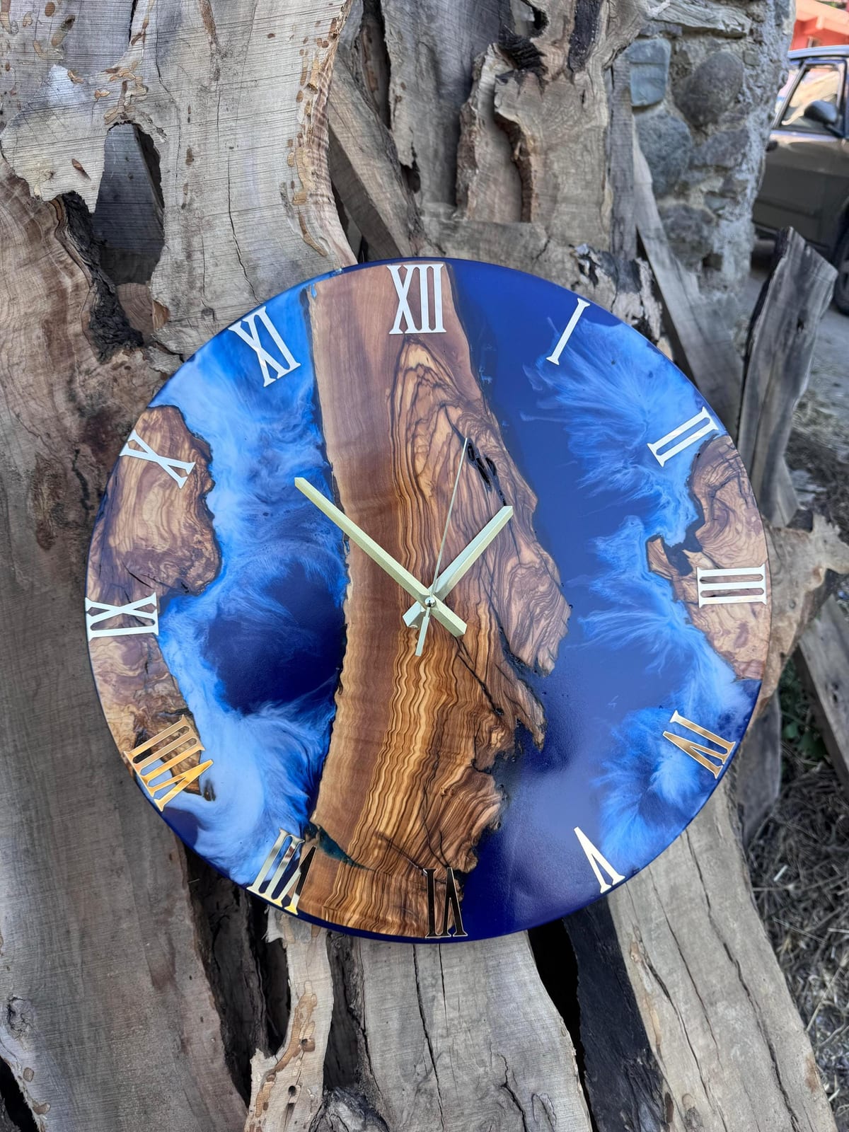 ocean-resin-clock-bench.jpg